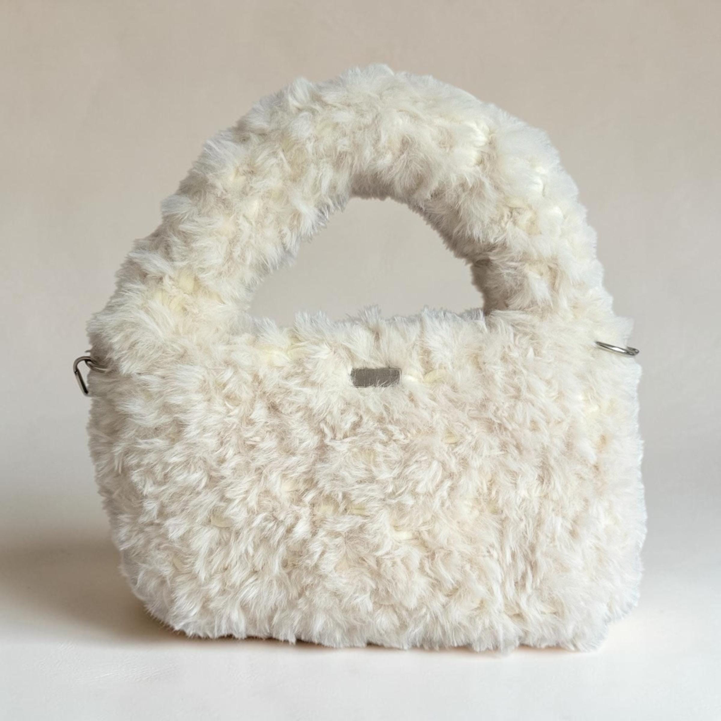 Cream Fluffy Shoulder Bag, chain strap detail