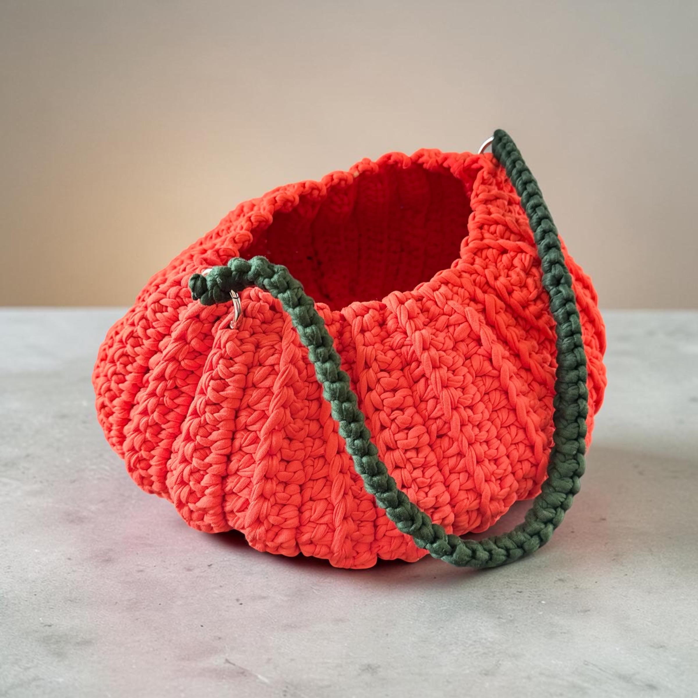 Crochet Pumpkin Bag, side view