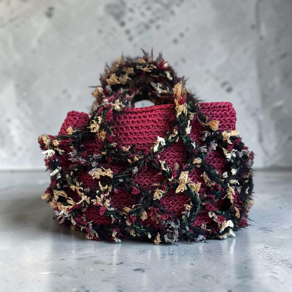 Crochet flower mesh bag with structured crochet insert