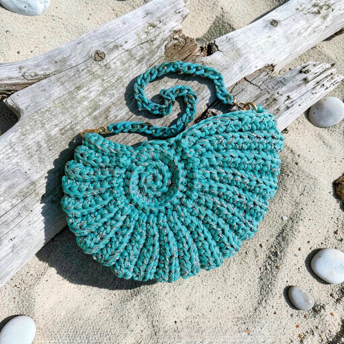 Seashell bag, side view