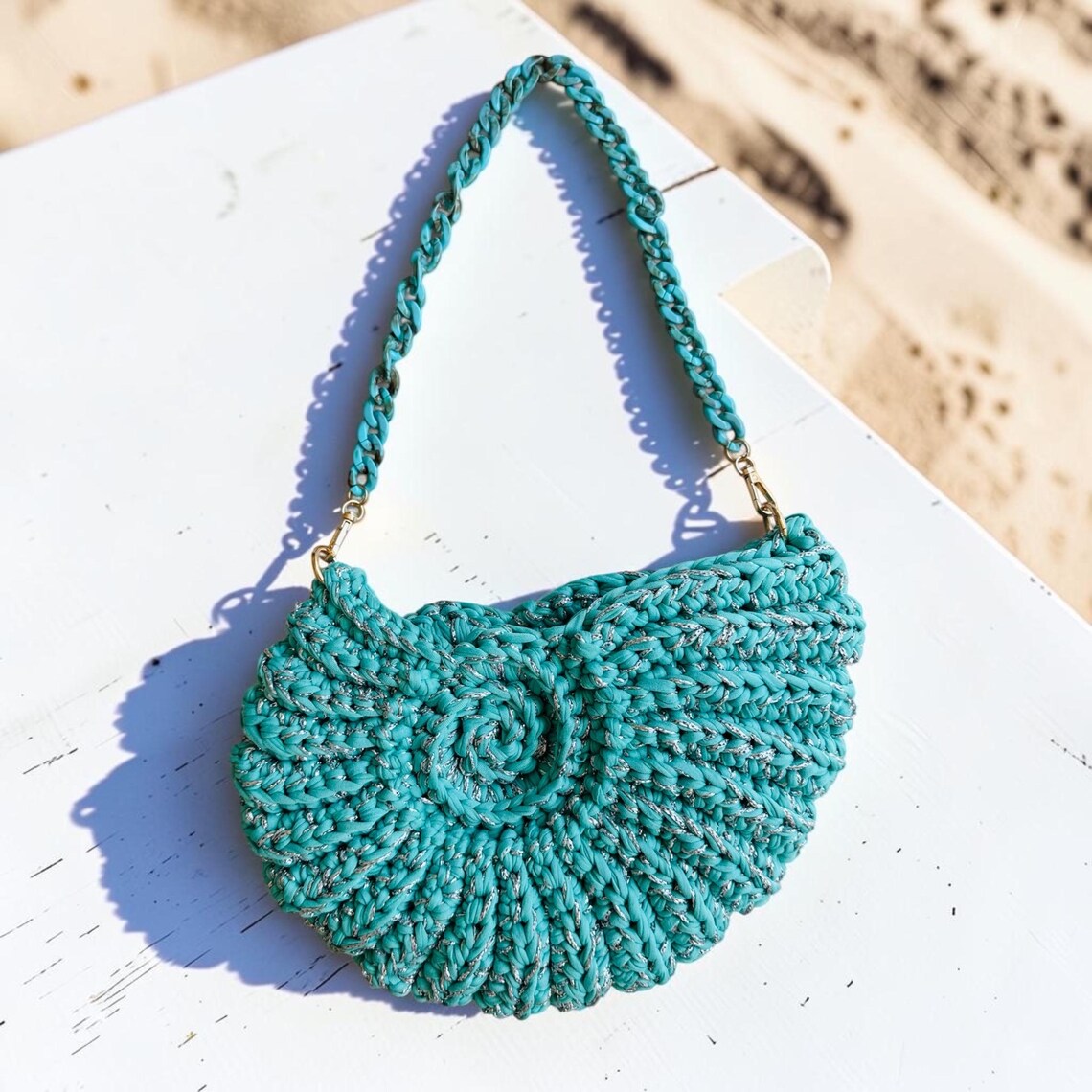 Seashell bag, detail view